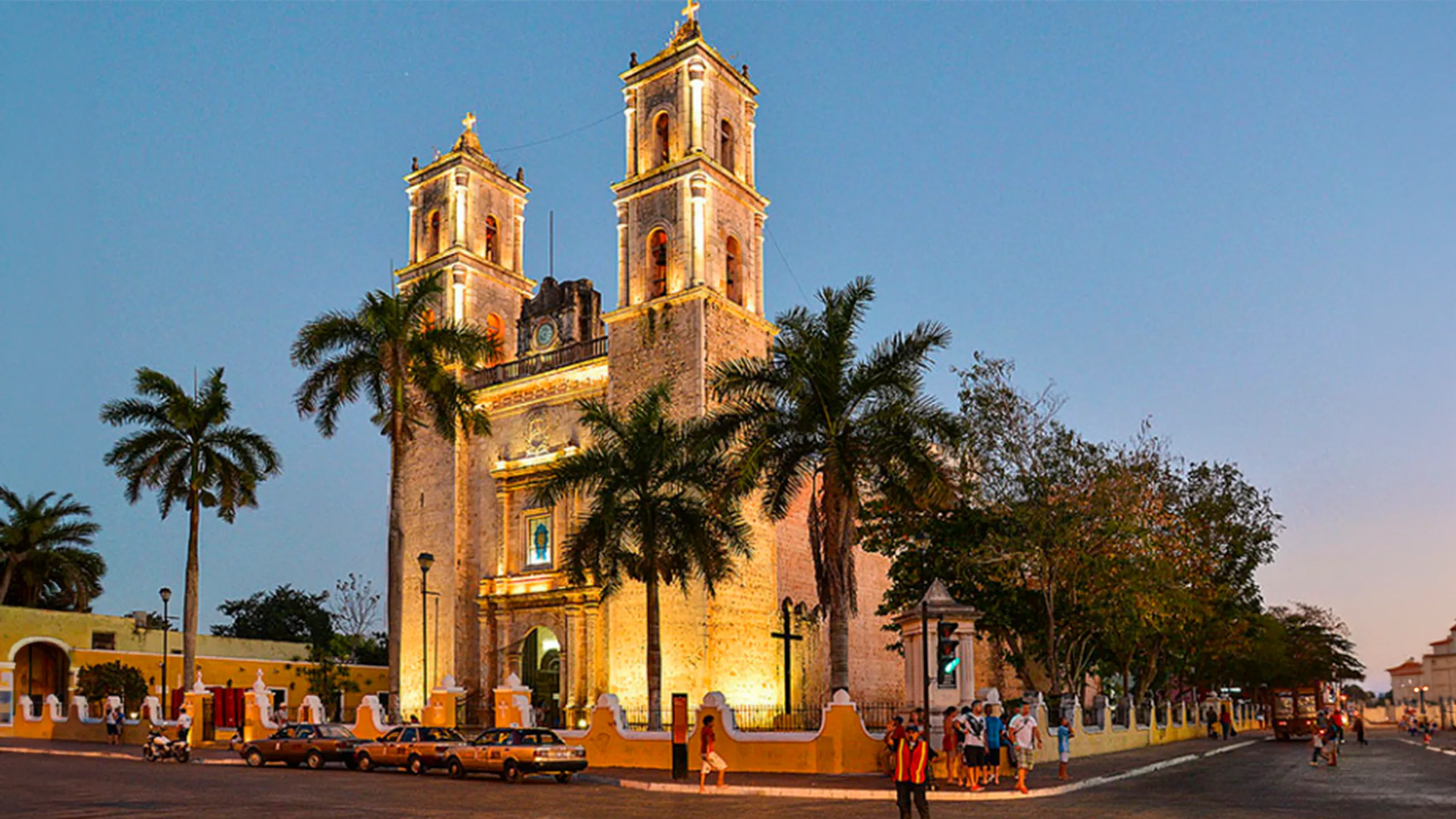 Catedral de Mérida durante el recorrido por Yucatán
